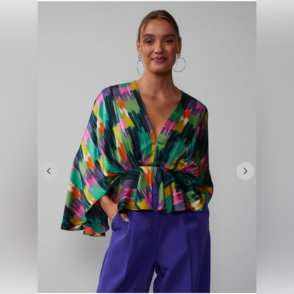 Kimono sleeve v-neck blouse